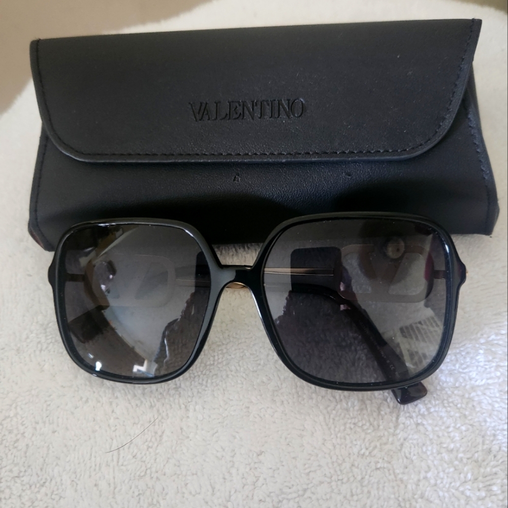 Valentino Garavani sunglasses